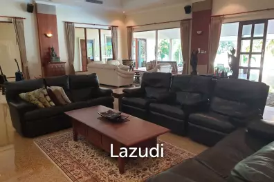 Large Entertaining Home On Golf Course With Memberships