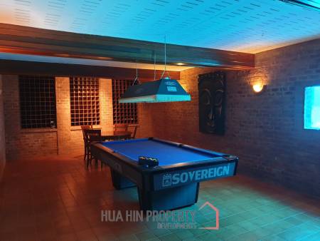 Large Entertaining Home On Golf Course With Memberships