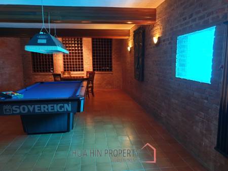 Large Entertaining Home On Golf Course With Memberships