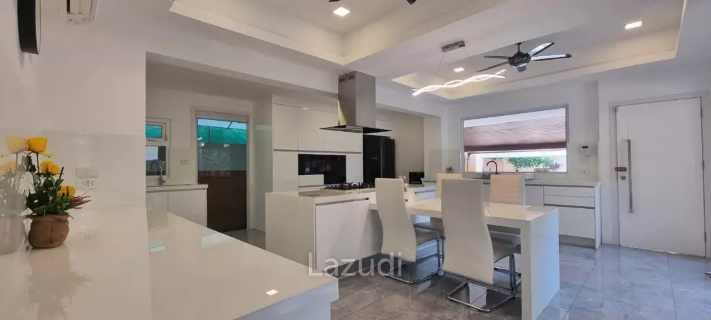 4 Beds 5 Baths 300 SQ.M. Chateau Dale Thai Bali