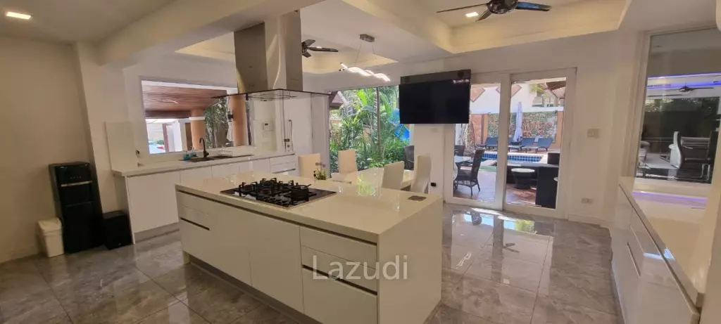 4 Beds 5 Baths 300 SQ.M. Chateau Dale Thai Bali