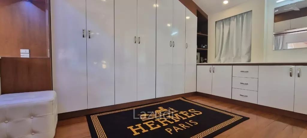 4 Beds 5 Baths 300 SQ.M. Chateau Dale Thai Bali