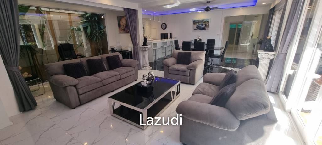4 Beds 5 Baths 300 SQ.M. Chateau Dale Thai Bali