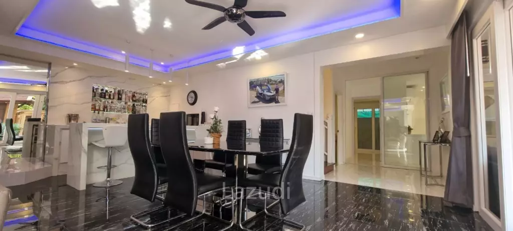4 Beds 5 Baths 300 SQ.M. Chateau Dale Thai Bali