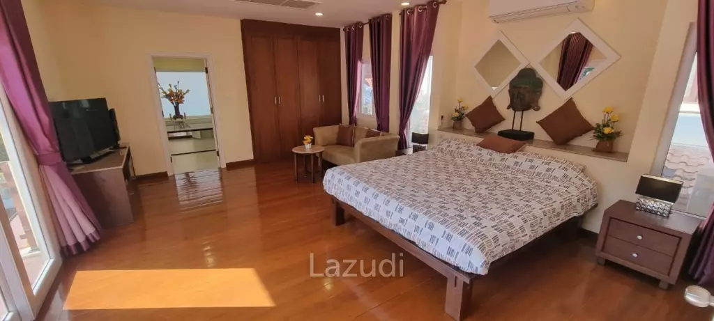 4 Beds 5 Baths 300 SQ.M. Chateau Dale Thai Bali