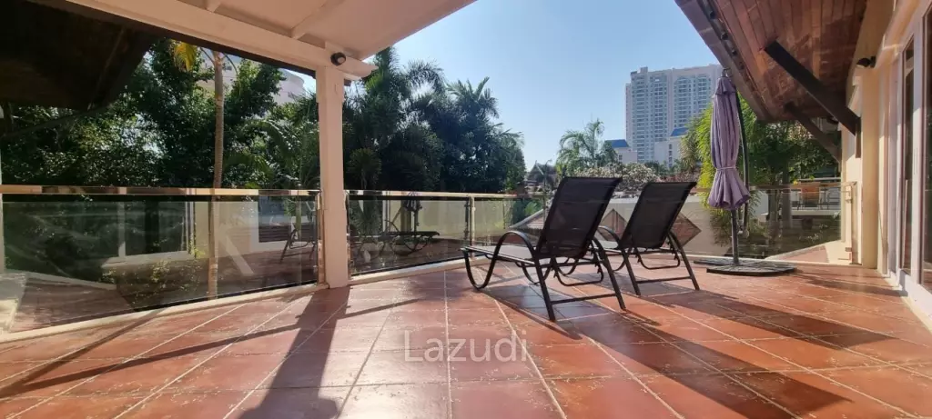 4 Beds 5 Baths 300 SQ.M. Chateau Dale Thai Bali