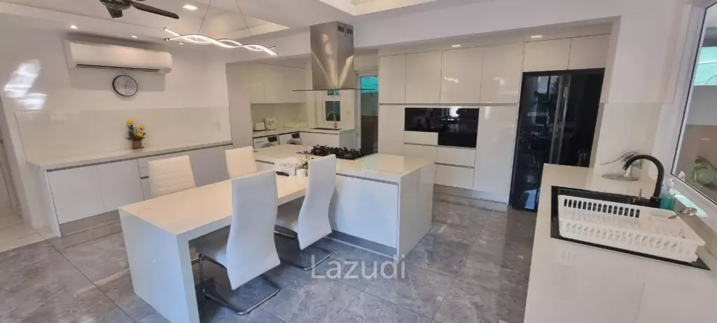 4 Beds 5 Baths 300 SQ.M. Chateau Dale Thai Bali