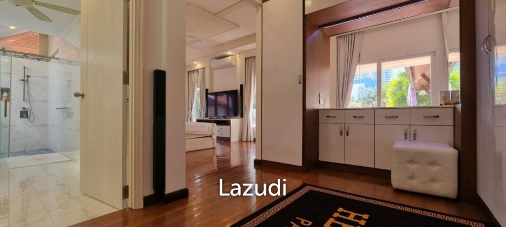 4 Beds 5 Baths 300 SQ.M. Chateau Dale Thai Bali