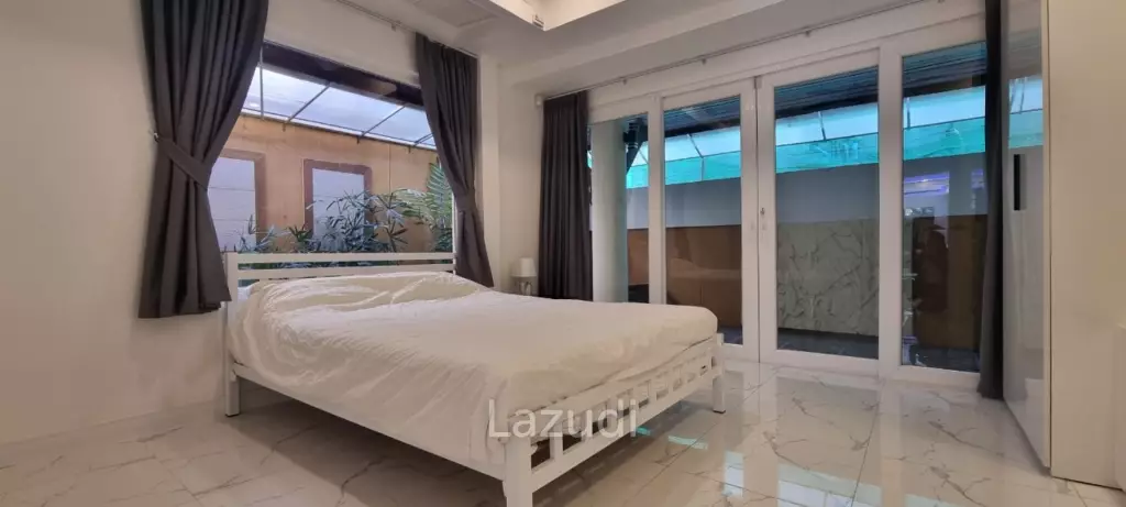 4 Beds 5 Baths 300 SQ.M. Chateau Dale Thai Bali