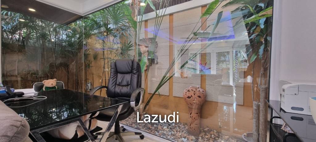 4 Beds 5 Baths 300 SQ.M. Chateau Dale Thai Bali