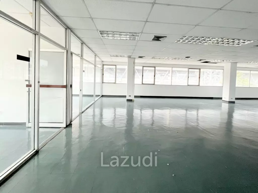 Office space for rent in Laksi