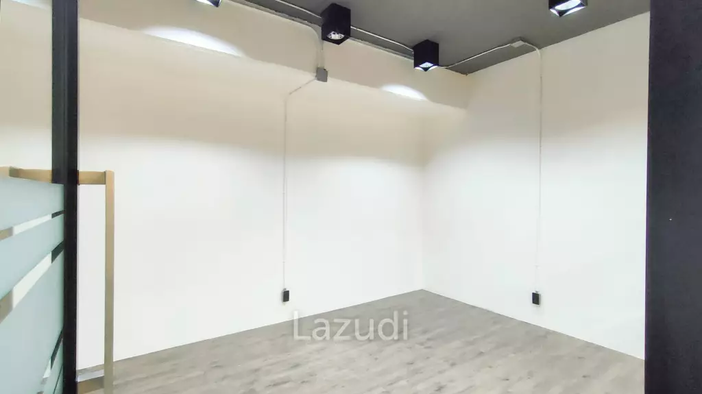 180 SQ.M Office in Pakkret, Muangthong Thani
