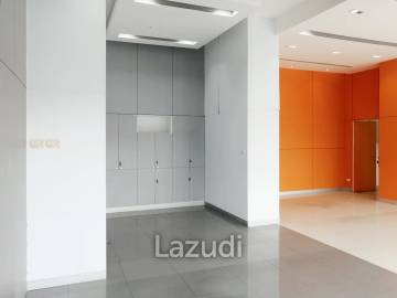 Retail For rent in Bangrak
