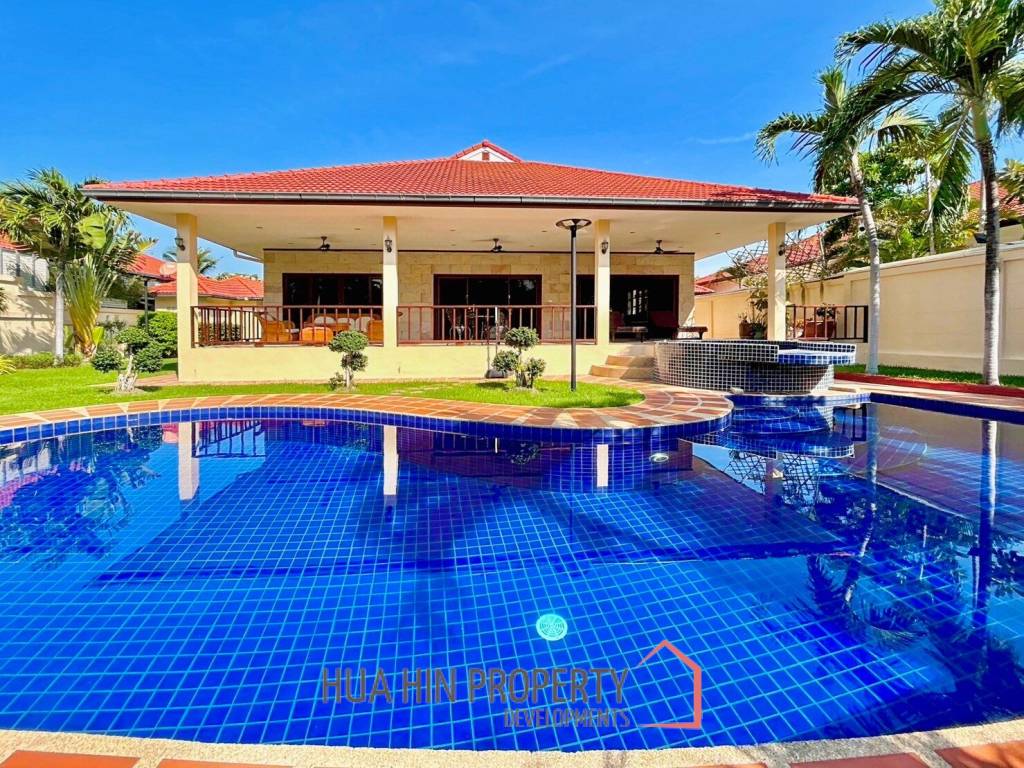 Crystal View : Large Renovated 3 Bedroom Pool Villa
