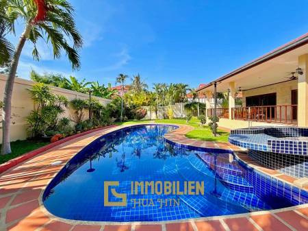 Crystal View: Große renovierte Villa mit 3 Schlafzimmern und Pool