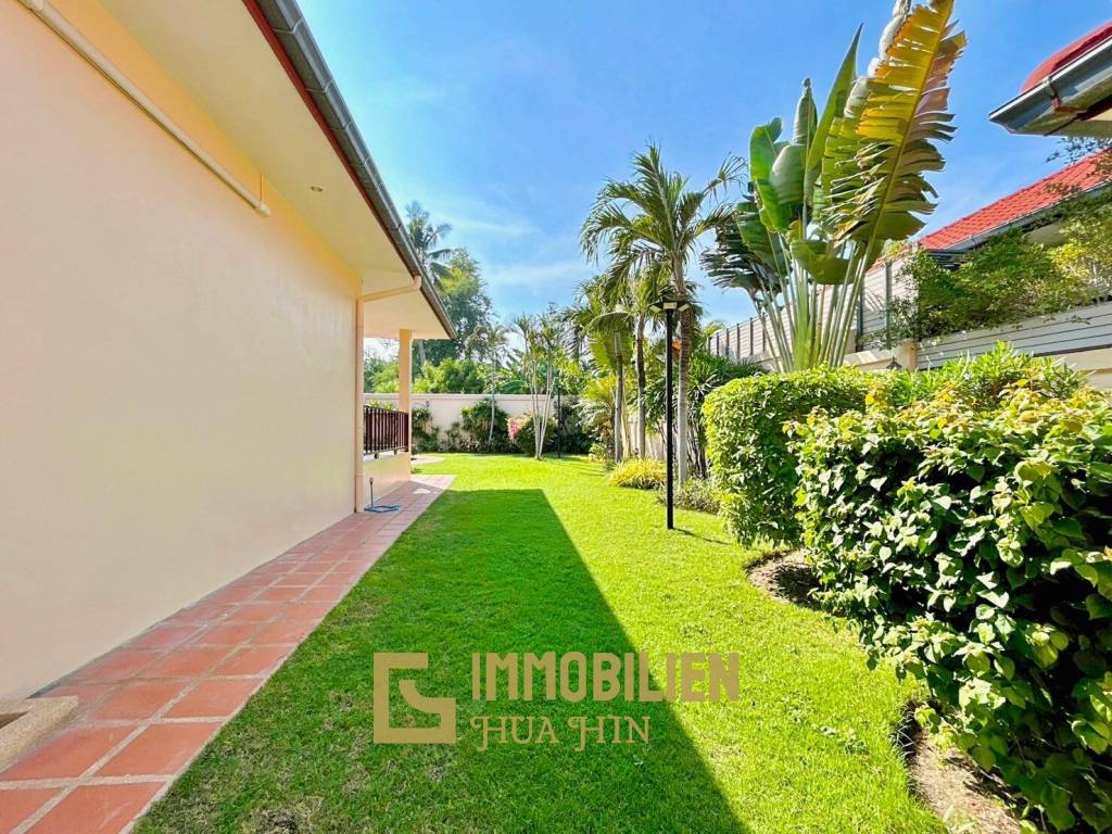 Crystal View: Große renovierte Villa mit 3 Schlafzimmern und Pool