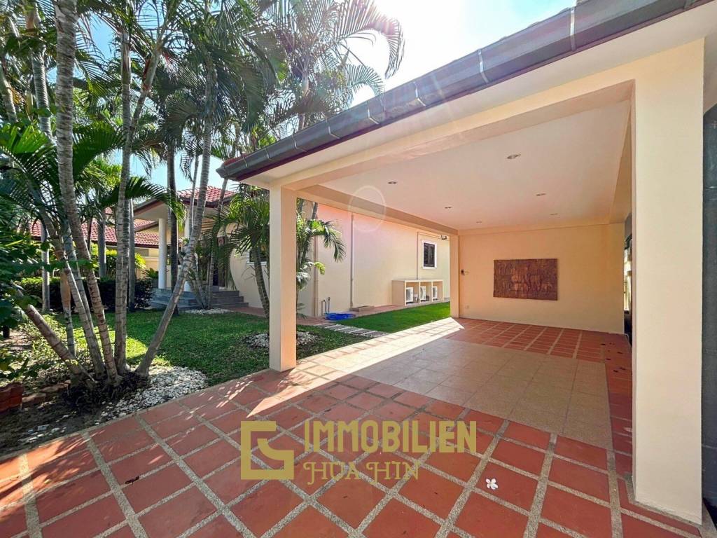 Crystal View: Große renovierte Villa mit 3 Schlafzimmern und Pool