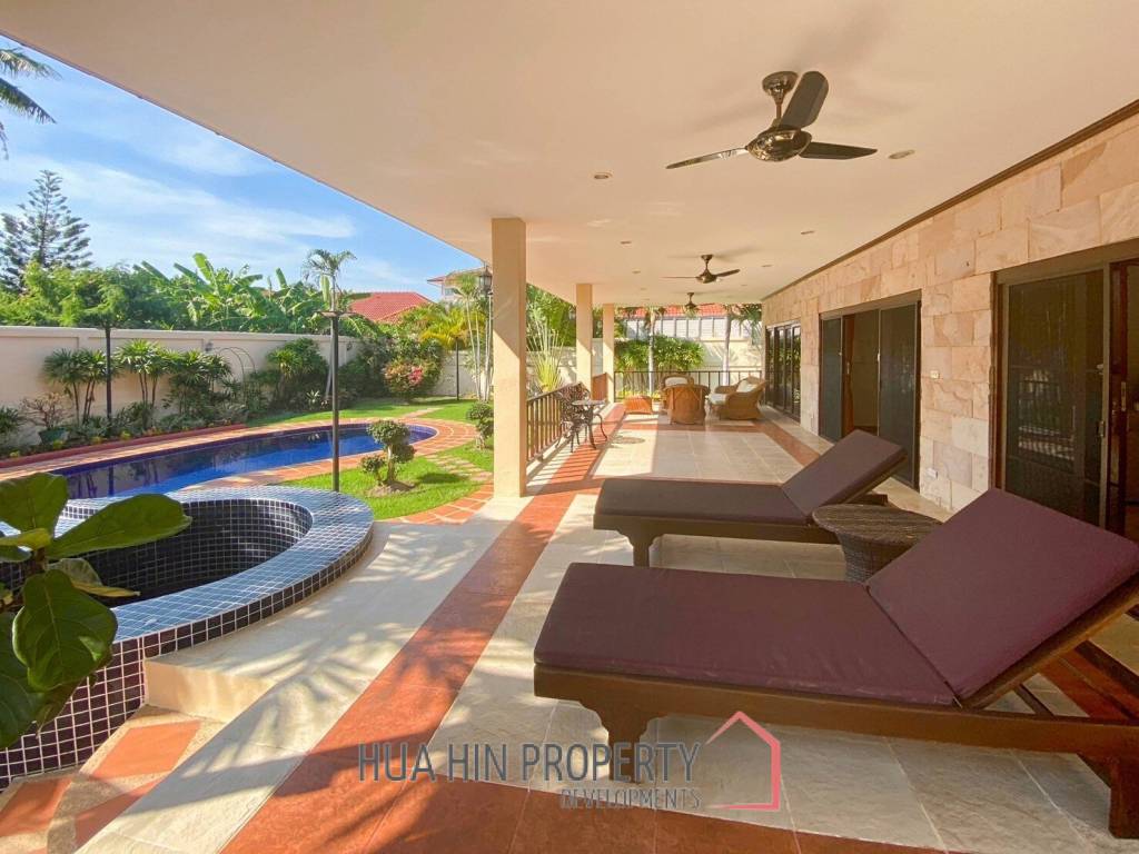Crystal View : Large Renovated 3 Bedroom Pool Villa