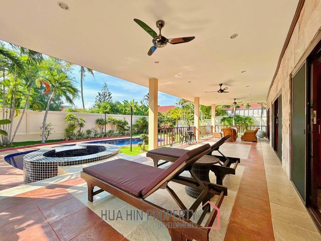 Crystal View : Large Renovated 3 Bedroom Pool Villa