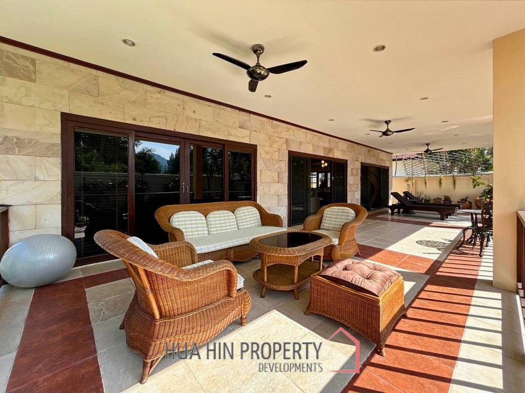 Crystal View : Large Renovated 3 Bedroom Pool Villa