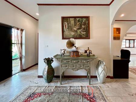 Crystal View : Large Renovated 3 Bedroom Pool Villa