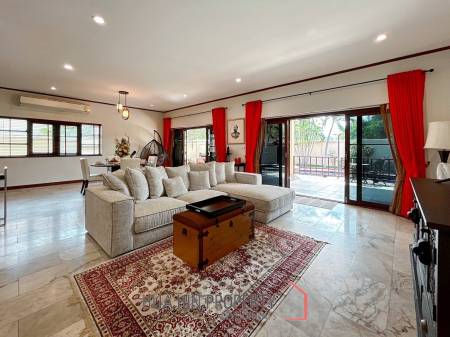 Crystal View : Large Renovated 3 Bedroom Pool Villa