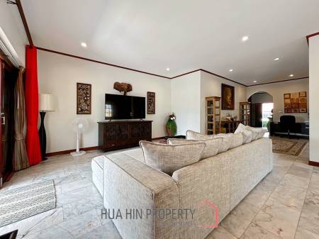 Crystal View : Large Renovated 3 Bedroom Pool Villa