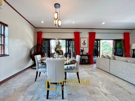 Crystal View: Große renovierte Villa mit 3 Schlafzimmern und Pool