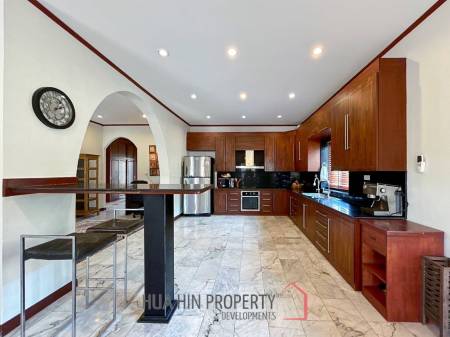 Crystal View : Large Renovated 3 Bedroom Pool Villa