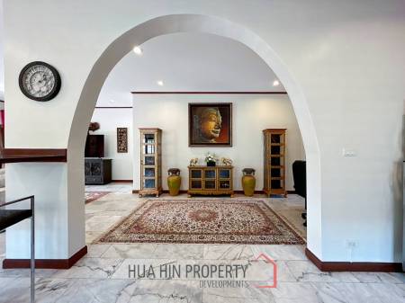 Crystal View : Large Renovated 3 Bedroom Pool Villa