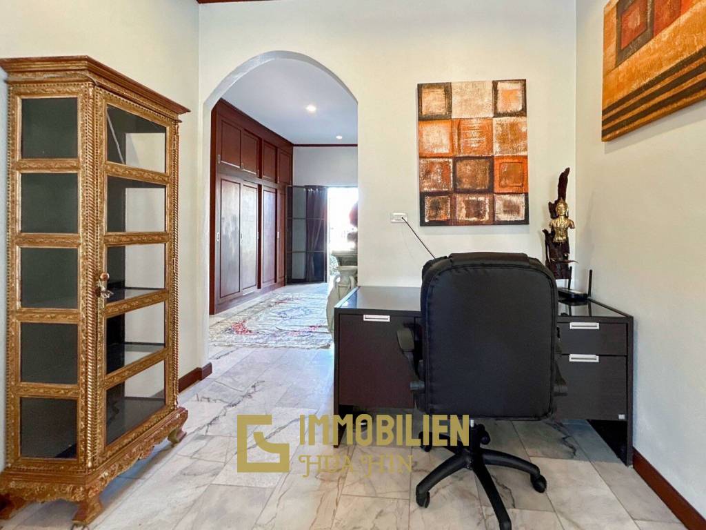 Crystal View: Große renovierte Villa mit 3 Schlafzimmern und Pool