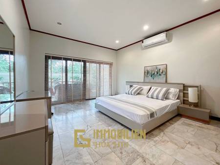 Crystal View: Große renovierte Villa mit 3 Schlafzimmern und Pool