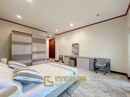 Crystal View: Große renovierte Villa mit 3 Schlafzimmern und Pool