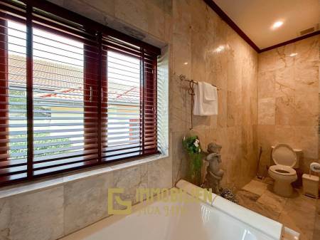 Crystal View: Große renovierte Villa mit 3 Schlafzimmern und Pool