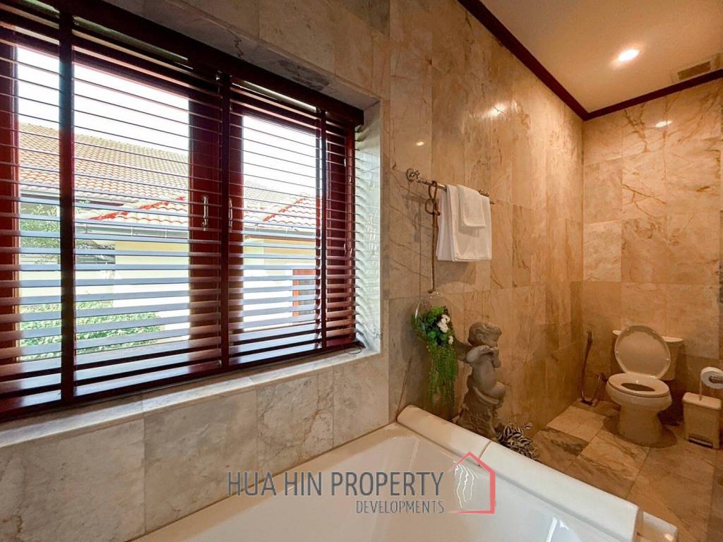 Crystal View : Large Renovated 3 Bedroom Pool Villa