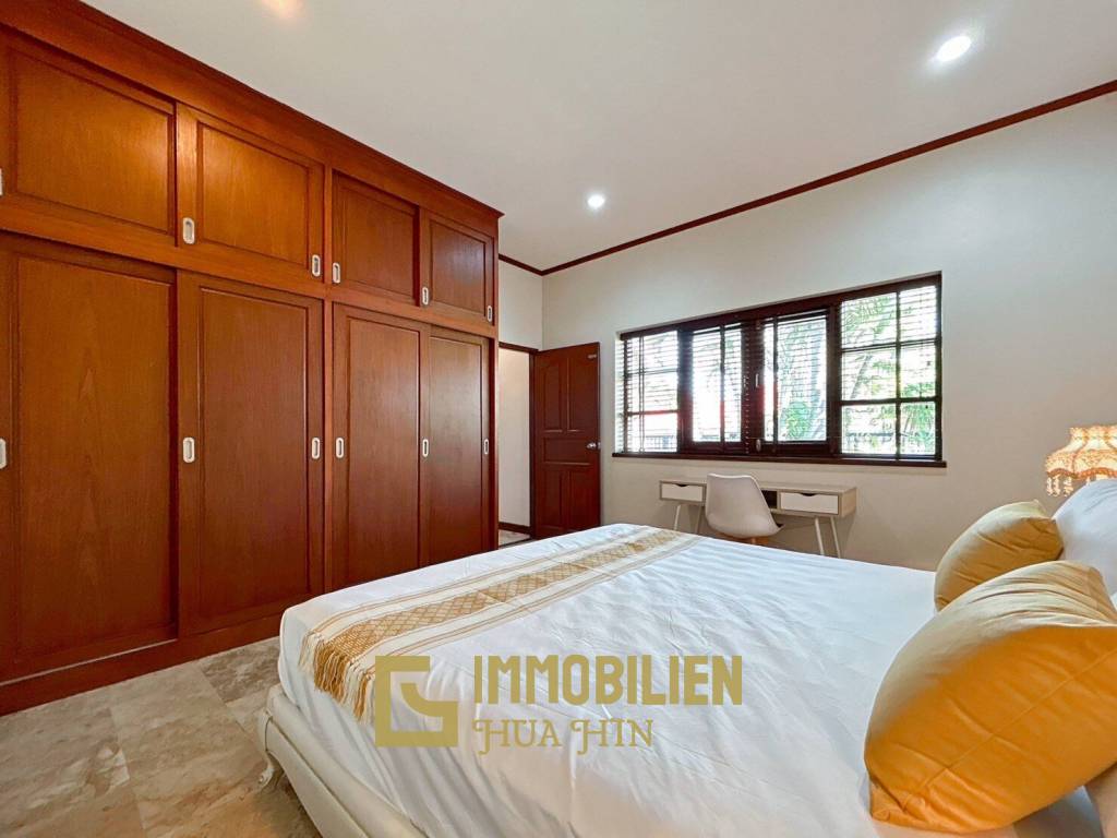 Crystal View: Große renovierte Villa mit 3 Schlafzimmern und Pool