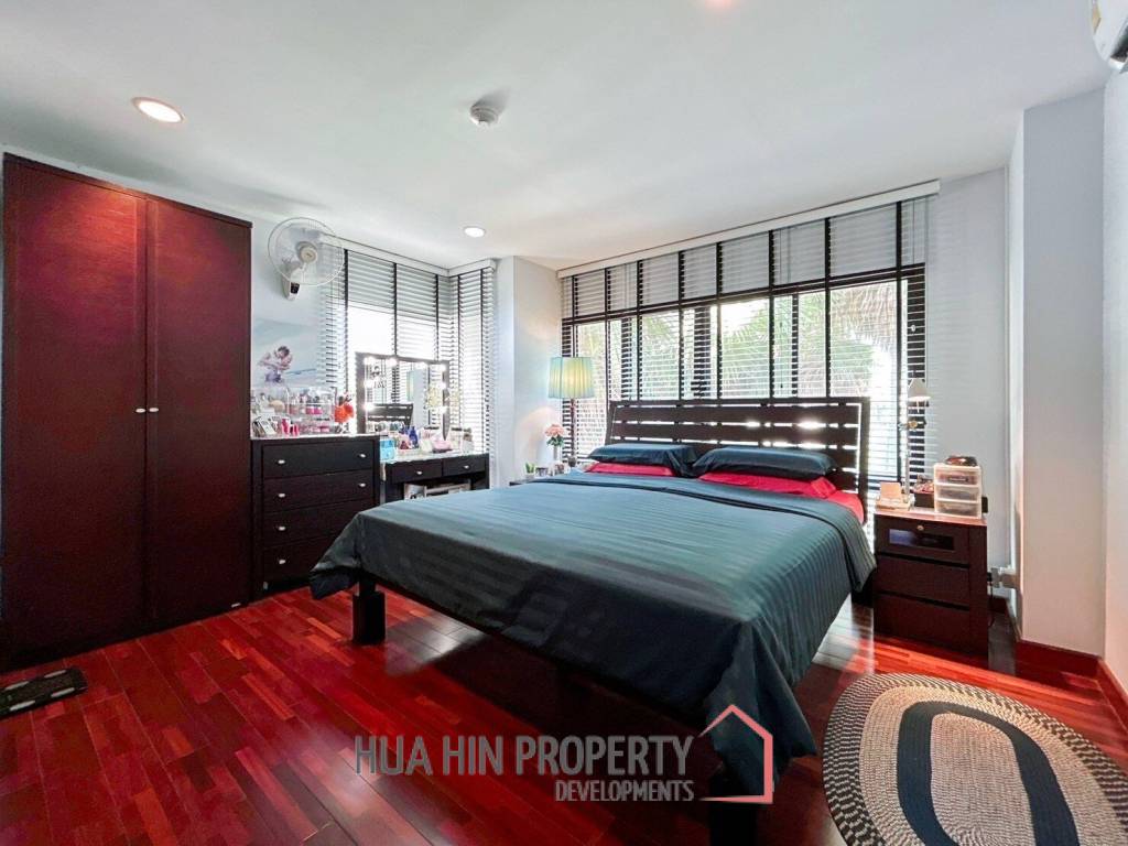 Santi Pura : 2 Bedroom Beachfront Condo