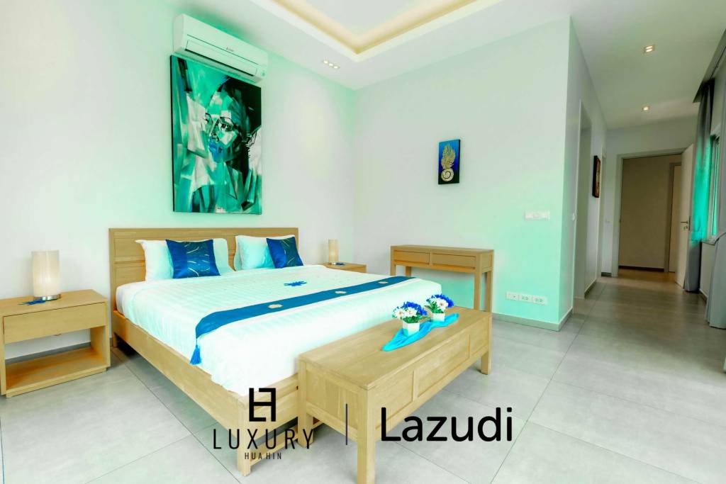 648 ตร.ม 3 เตียง 3 อาบน้ำ วิลล่า For ขาย