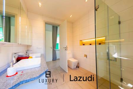 648 ตร.ม 3 เตียง 3 อาบน้ำ วิลล่า For ขาย