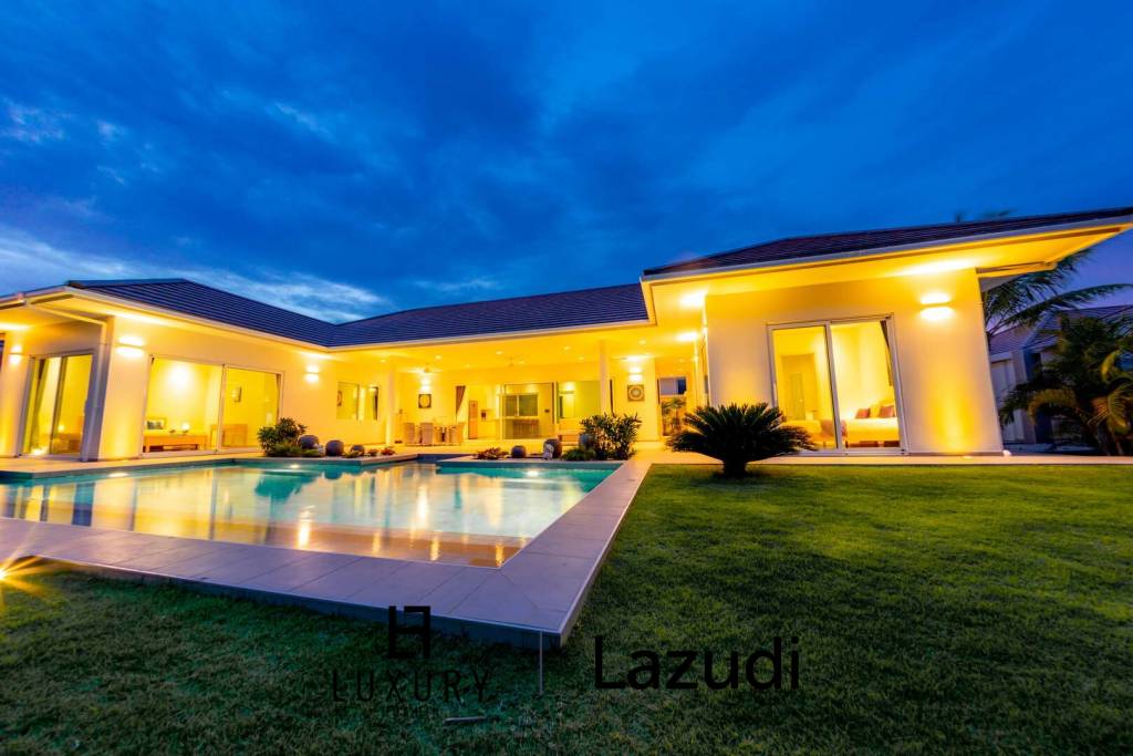 648 ตร.ม 3 เตียง 3 อาบน้ำ วิลล่า For ขาย