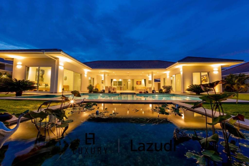 648 ตร.ม 3 เตียง 3 อาบน้ำ วิลล่า For ขาย