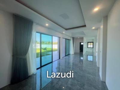 Luxury 2 storey 4 bed villa nr Black Mountain