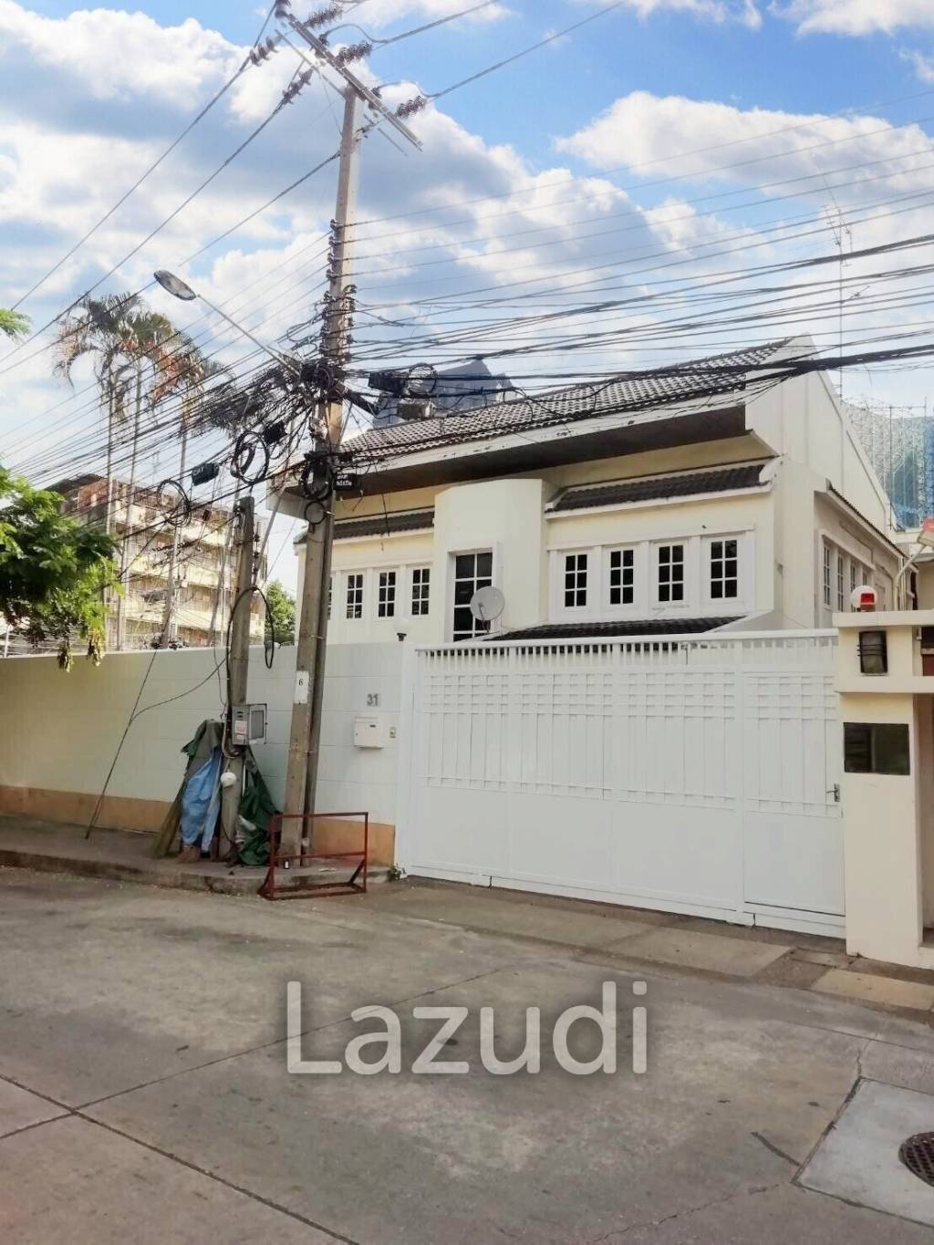 Spacious 4 Bedroom House in Sathorn with Office and Storage Space