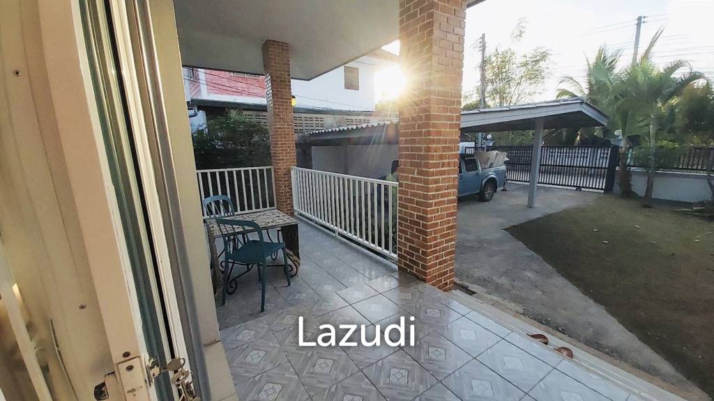 2 Bedrooms Cozy Single-Storey House For Rent