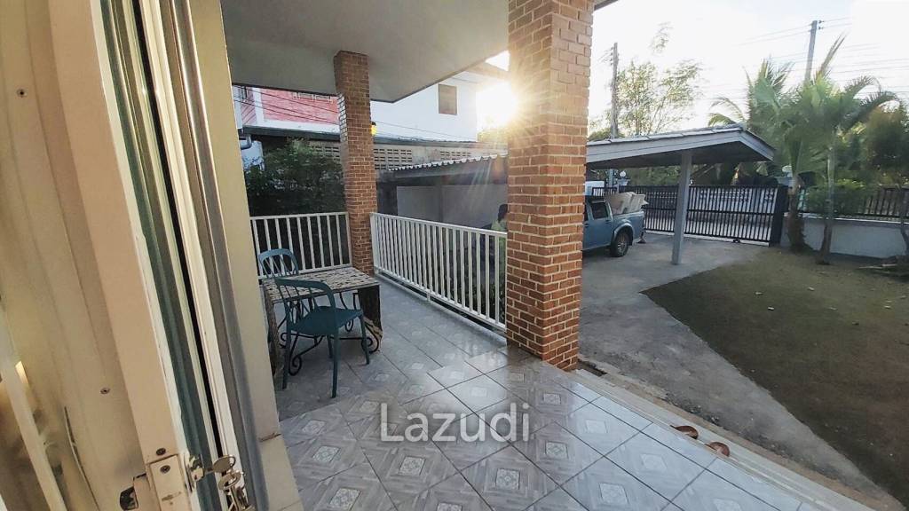2 Bedrooms Cozy Single-Storey House For Rent