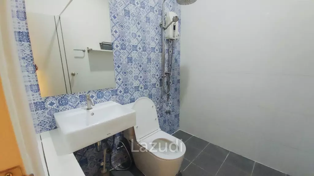 2 Bedrooms Cozy Single-Storey House For Rent