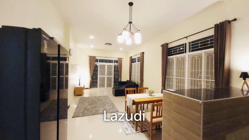 2 Bedrooms Cozy Single-Storey House For Rent