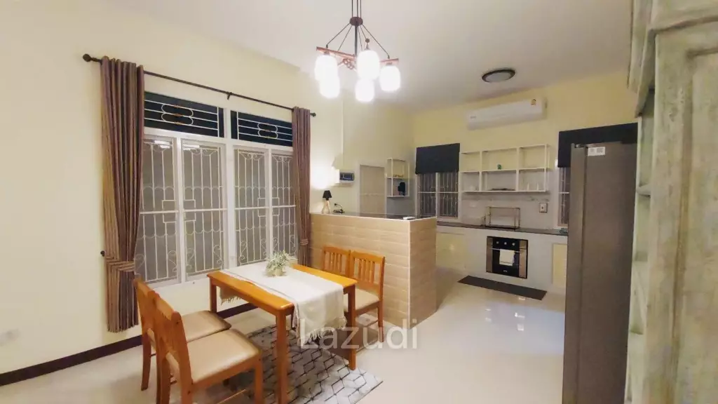 2 Bedrooms Cozy Single-Storey House For Rent