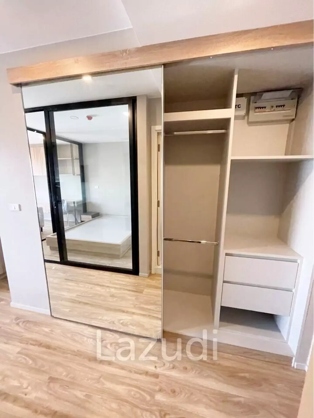 1 Bed 30 SQ.M Blossom Condo @ Sathorn-Charoenrat