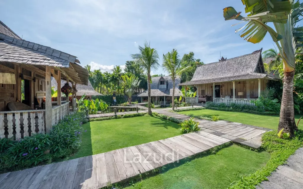 Magnificent 5-Bedroom Joglo Estate in Berawa